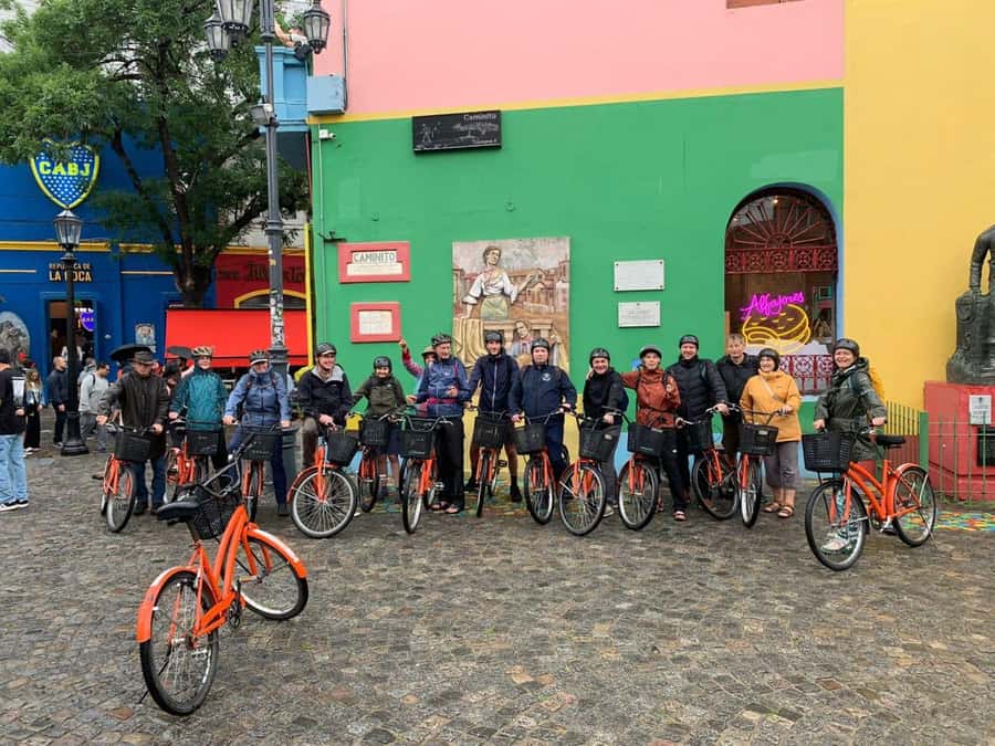 Bike Tour: Buenos Aires to the South - Plaza de Mayo and Montserrat: old government square, plus the old-meets-new angle