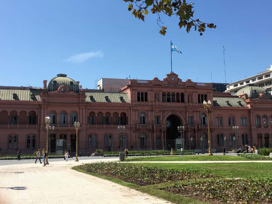 Bueno Aires: City Tour Classic with Optional Boat Ride - Plaza de Mayo: Where Buenos Aires’ 1580 Foundation Still Shows