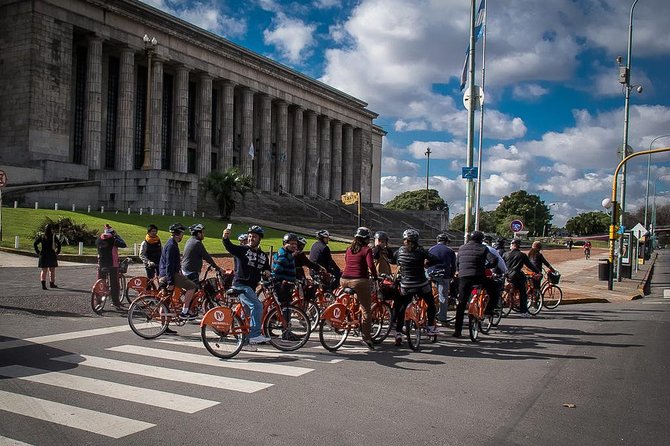 Buenos Aires Bike Tour: North Districts, Recoleta and Palermo - Palermo and Palermo Woods: parks plus big attractions in one loop