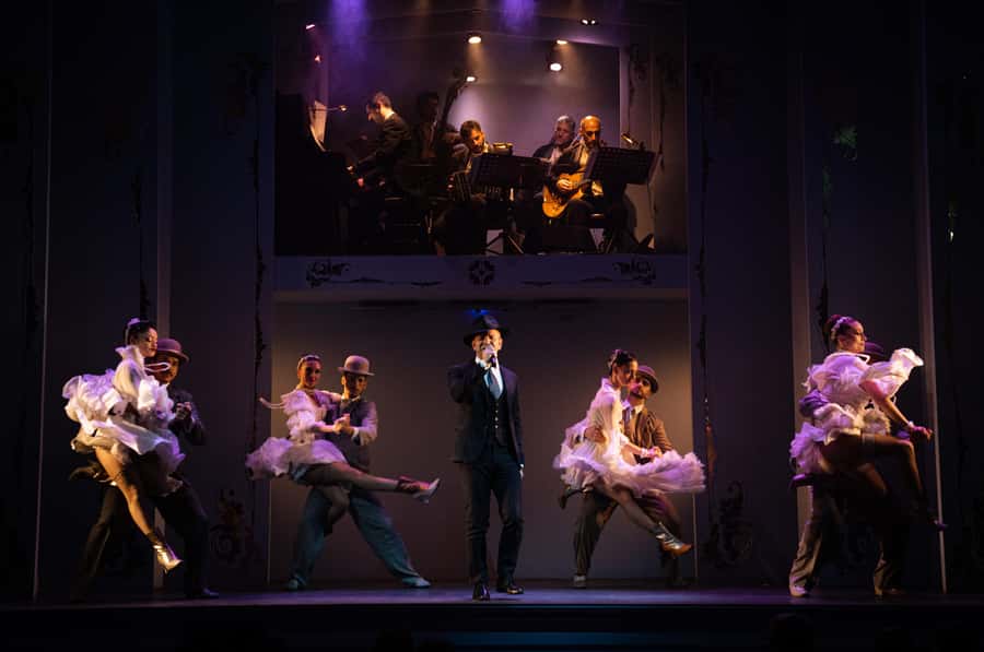 Buenos Aires: Cafe Los Angelitos Tango Show, Optional Dinner - The Tango Show: Classic Drama Meets Modern Movement