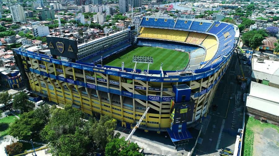 Buenos Aires: Full Day Bike Tour with Lunch - La Boca and Caminito: football energy and color that stays with you