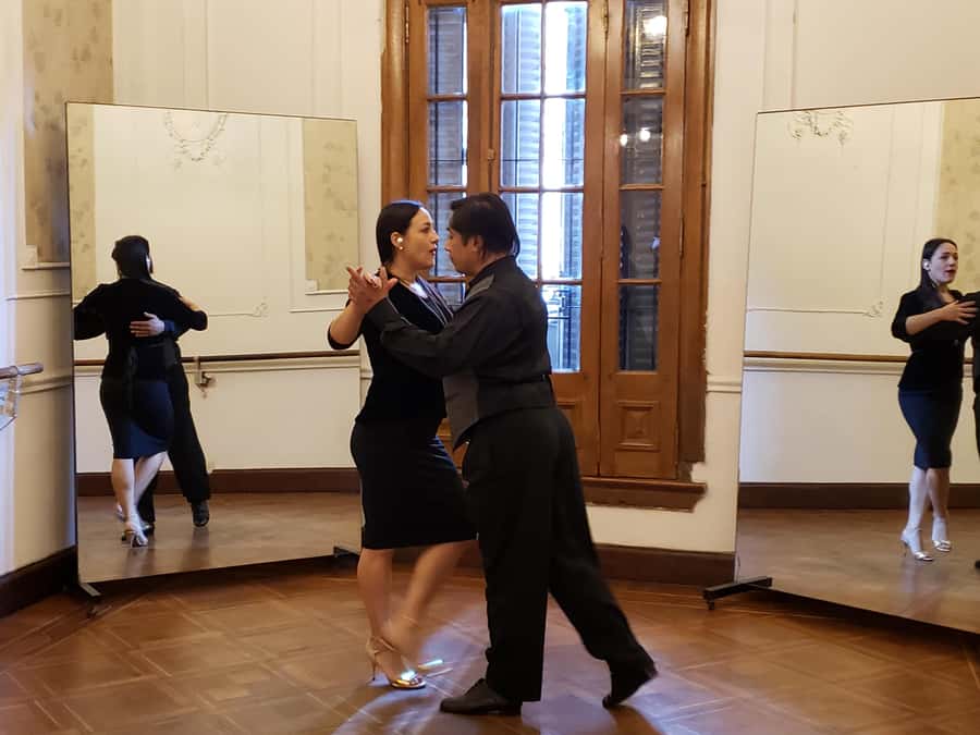 Buenos Aires: Group tango class with mate and snacks - Almagro mansion start: ring the bell and settle in