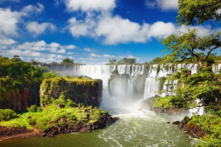 Buenos Aires: Iguazu Falls Private Tour with Flights - Why Iguazu feels special fast, even before you see the falls