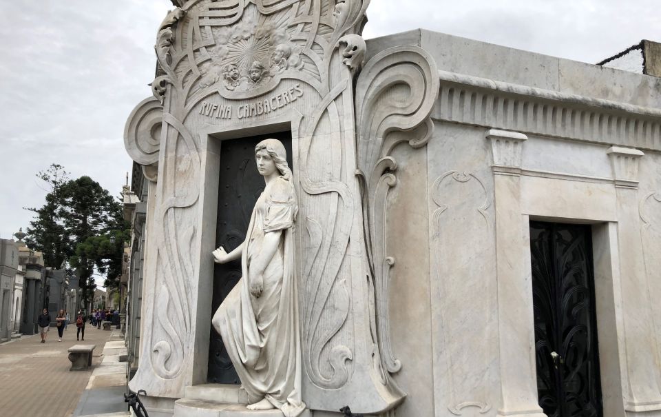 Buenos Aires: La Recoleta Cemetery Guided Tour in English - Who This Tour Suits Best (and Who Might Prefer Another Style)
