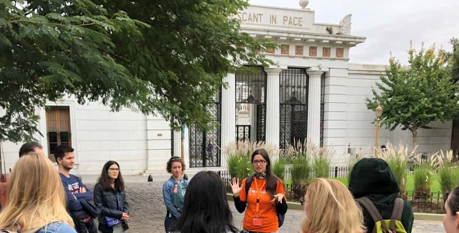 Buenos Aires: La Recoleta Cemetery Guided Tour in English - Practical Timing Tip: Ticket Waiting Can Affect When You Start