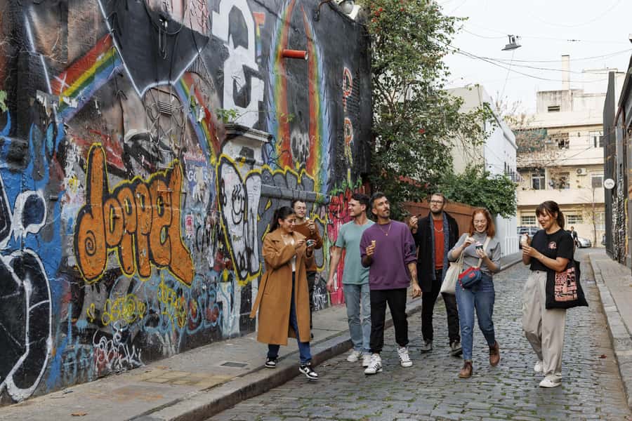 Buenos Aires: Local Foodie Adventure with Sherpa Food Tours - The iconic bodegón: where milanesa, tortilla and fainá shine