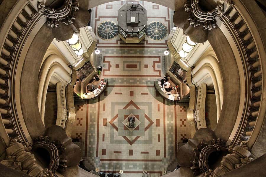 Buenos Aires: Palacio Barolo Guided Night Tour with Wine - Dante’s Divine Comedy as you walk the halls