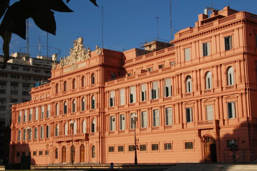 Buenos Aires Premium City Tour - Plaza de Mayo and Casa Rosada: The Heart of Buenos Aires (and Watch Your Stuff)