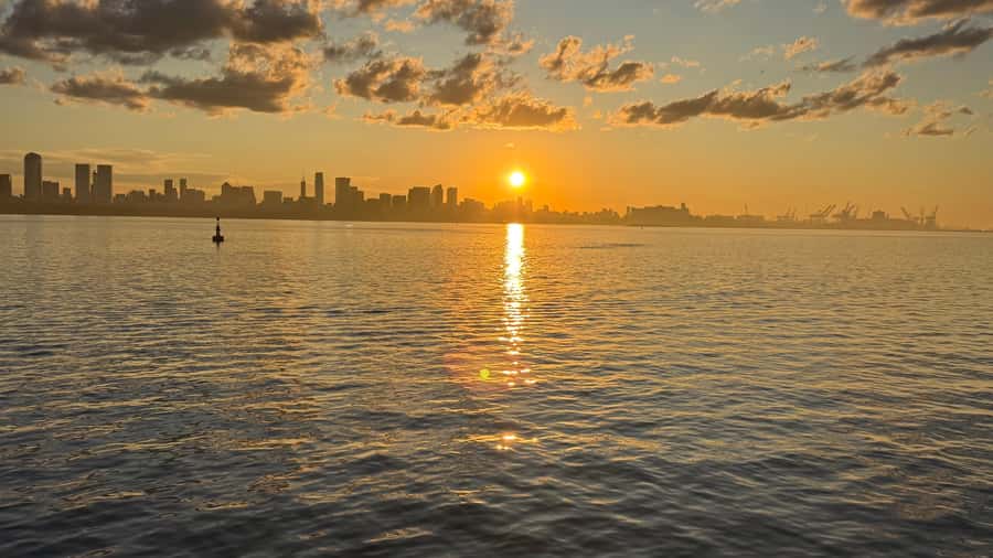 Buenos Aires: Puerto Madero Sunset Cruise with Open Bar - Key Points You’ll Care About