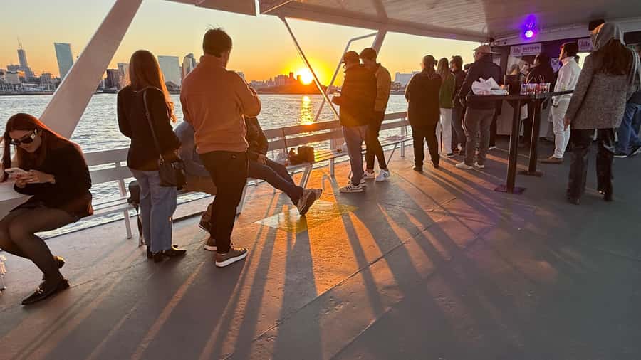 Buenos Aires: Puerto Madero Sunset Cruise with Open Bar - A One-Hour Sunset Cruise with Puerto Madero Skyline Views