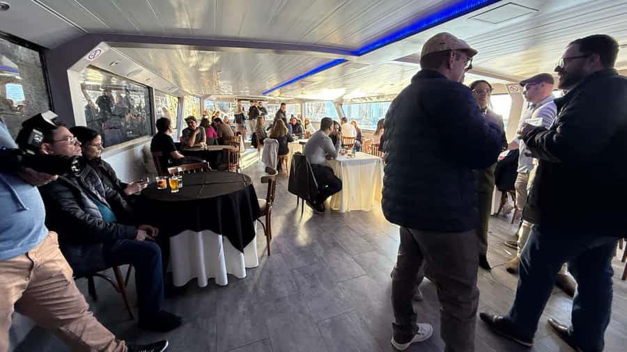 Buenos Aires: Puerto Madero Sunset Cruise with Open Bar - Choosing Option 1 vs Option 2: Dock Time or Immediate Departure