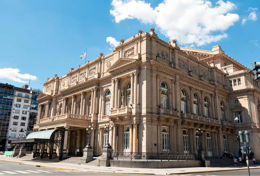 Buenos Aires: Recoleta and Retiro Tip Based Walking Tour - Entering the Recoleta and Retiro World in 3 Hours