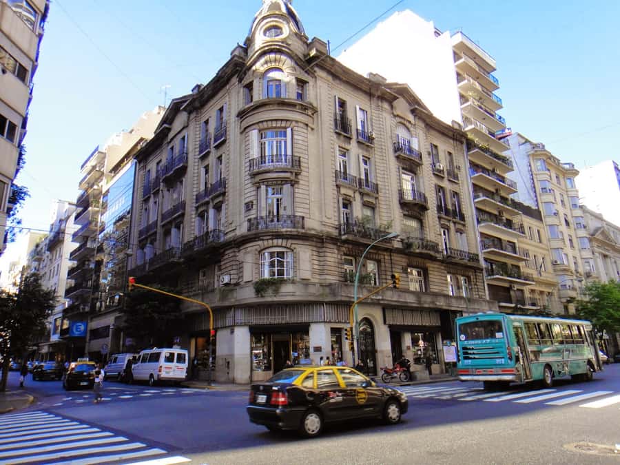 Buenos Aires: Recoleta Neighborhood Walking Tour - La Biela and the art stops: quick hits that make Recoleta make sense