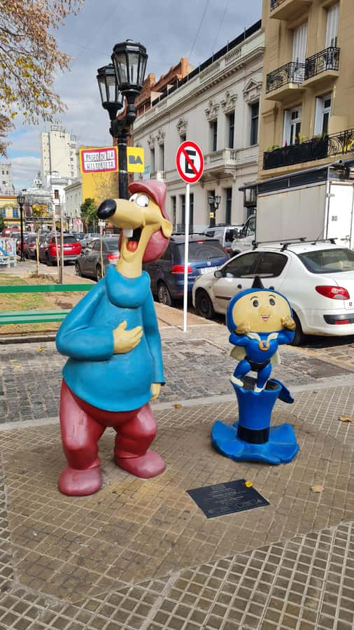 Buenos Aires: San Telmo, History, Bars, and Tango! - Facultad de Ingeniería and the Ministry of Agro Industry: everyday landmarks with history