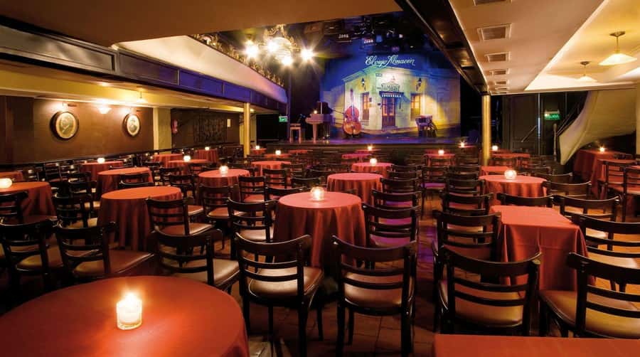 Buenos Aires: Tango Show at El Viejo Almacen - Dinner + tango: how the meal fits the night