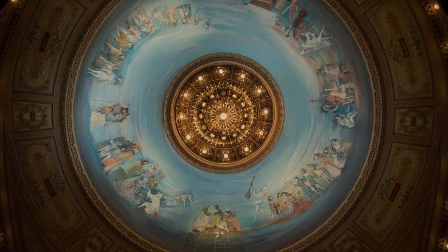 Buenos Aires: Teatro Colon Guided Tour - The horseshoe auditorium: why shape is tied to sound