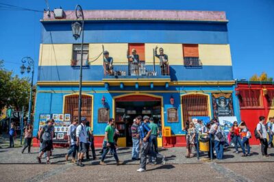 Classic City Tour of Buenos Aires: Neighborhoods and Emblems - Plaza de Mayo and the Obelisk: Buenos Aires at Full Volume