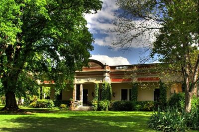 Estancia Gaucho Day at Buenos Aires - Stop in Areco town: silversmith craft and a chocolate break