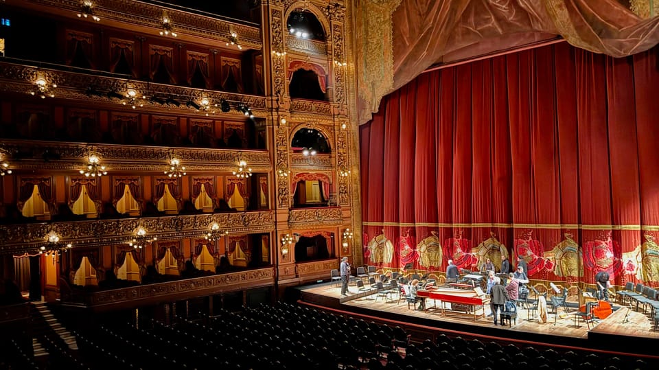 Experience Teatro Colon : Secure your Tour today!!! - Language options matter more than you think