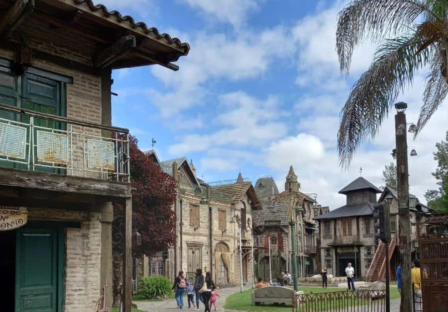 From Buenos Aires: Magical and Mysterious Campanopolis Tour - What to wear and bring for a comfortable visit