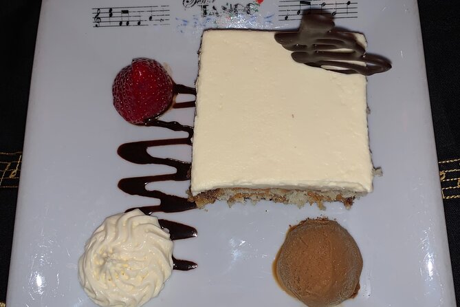 Mr. Tango in Buenos Aires - A Tango Dinner Show Where the Theater Does Half the Work