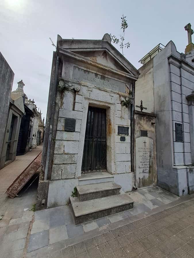 Recoleta & Cemetery for curious people - Torre Monumental: a landmark that works as a symbol
