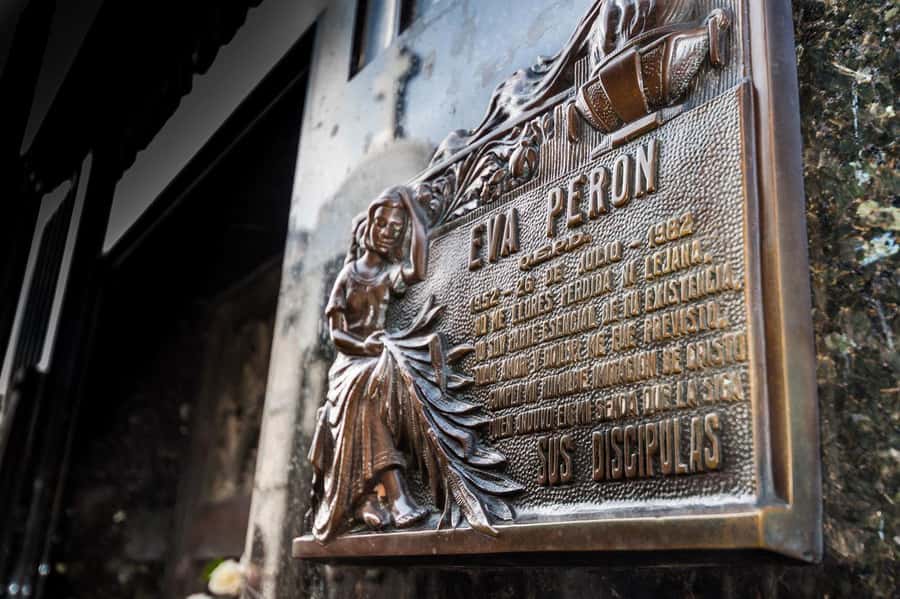 Recoleta & Cemetery for curious people - The 150-minute format: enough time to see, but not to rush