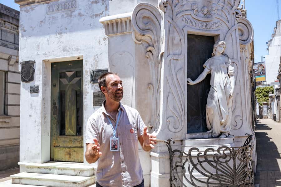 Recoleta Cemetery - Small Group Tour of History & Secrets - The 150-minute flow: a tight walk with story stops (not a sprint)